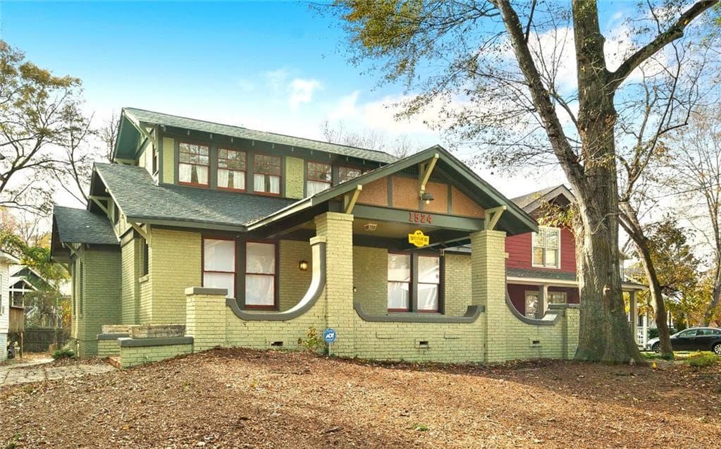 3 bedroom, 2 bathroom single family residence sold at 1524 S GORDON Street, Atlanta, GA 30310