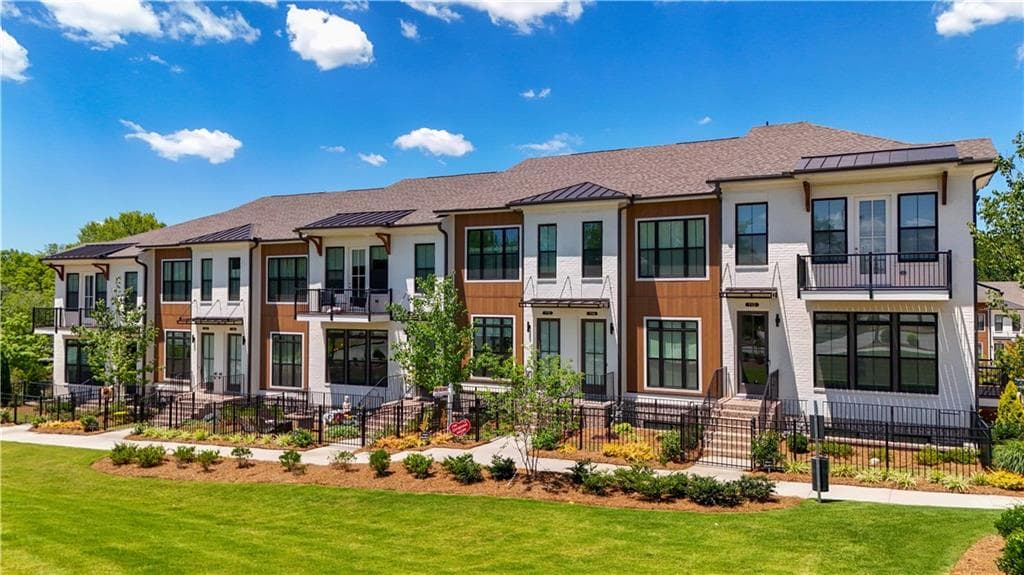 2 bedroom, 3 bathroom townhouse sold at 360 Olmstead Way 24, Alpharetta, GA 30022