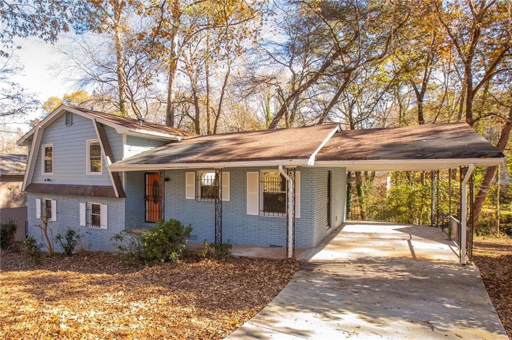 4 bedroom, 2 bathroom, 1,734 sq ft single family residence for sale at 2080 Bluffton Way, Decatur, GA 30035 — photo 2
