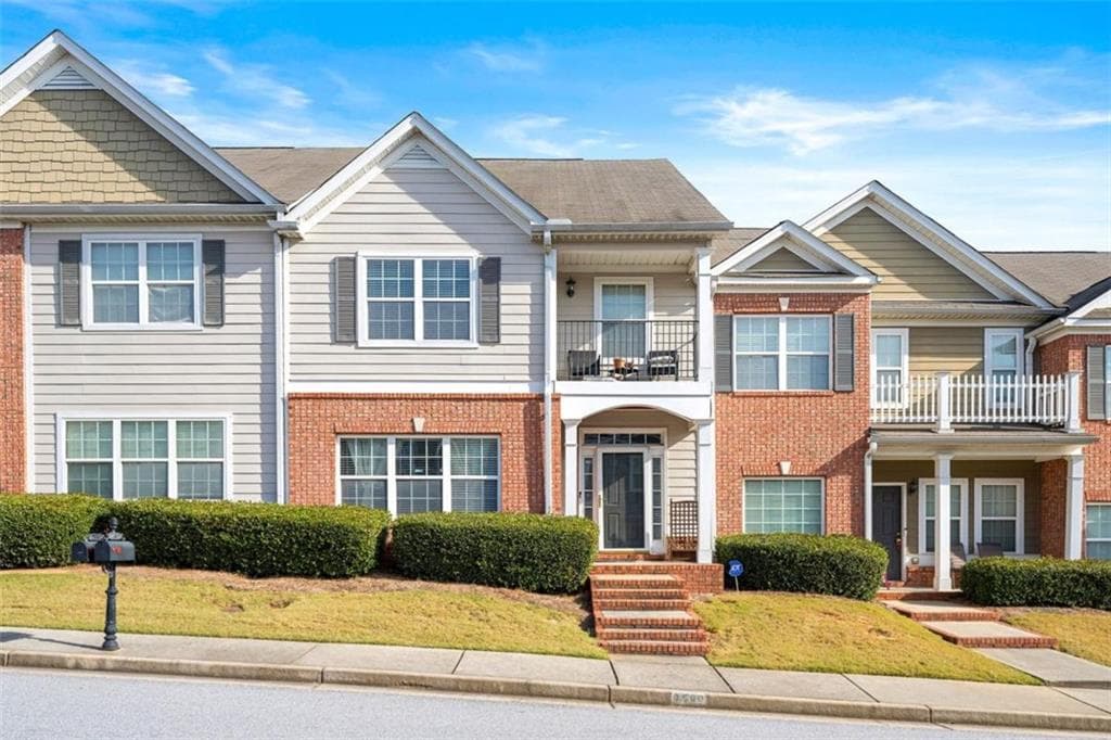 3 bedroom, 3 bathroom townhouse sold at 7560 Rutgers Circle, Fairburn, GA 30213