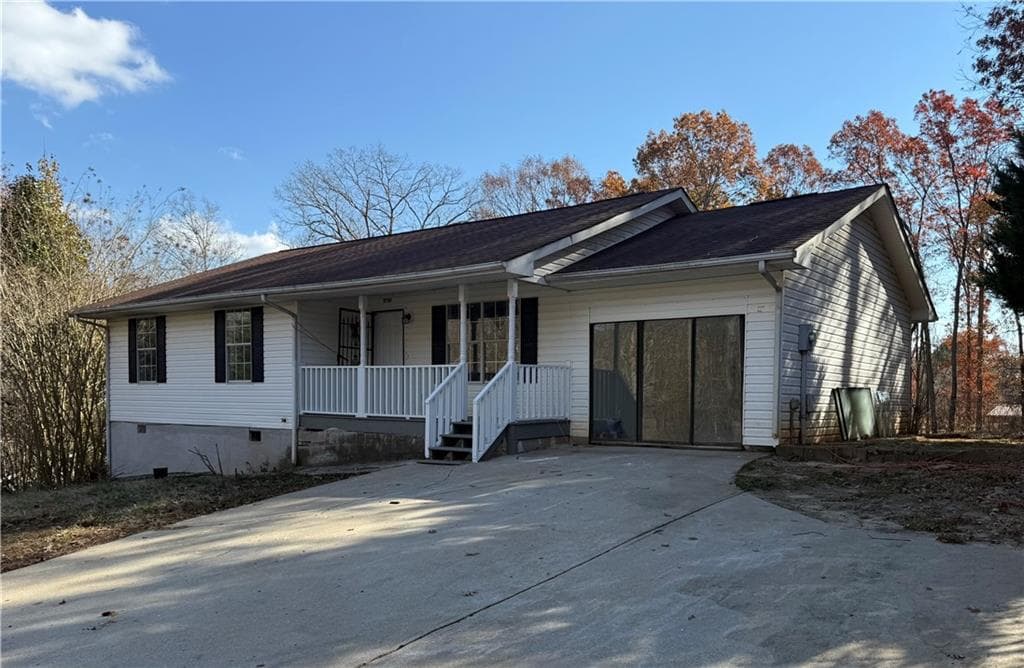 4 bedroom, 2 bathroom, 1,475 sq ft single family residence sold at 3364 Forest Brook Crossing, Gainesville, GA 30507