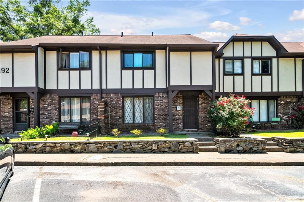 1192 Ashborough Drive E, Marietta, GA 30067 — most recent listing photo