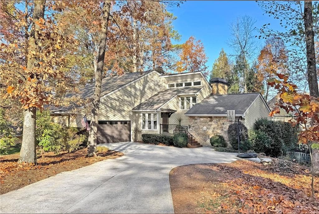 4 bedroom, 4 bathroom, 3,560 sq ft single family residence sold at 2990 Ascot Lane, Roswell, GA 30076