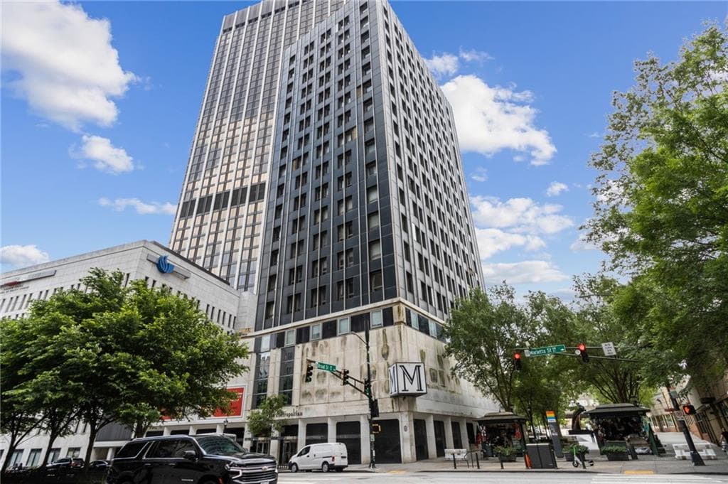 2 bedroom, 2 bathroom, 1,198 sq ft condominium sold at 20 Marietta Street 4D, Atlanta, GA 30303