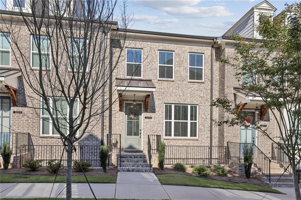 3 bedroom, 4 bathroom townhouse sold at 3219 Bartee Walk, Suwanee, GA 30024