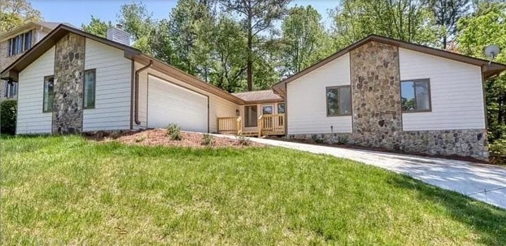 4 bedroom, 2 bathroom, 2,044 sq ft single family residence sold at 9171 EVES Circle, Roswell, GA 30076