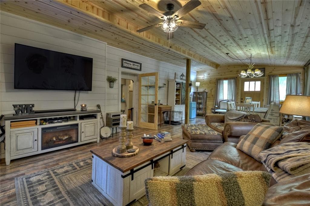 2 bedroom, 1 bathroom single family residence sold at 20/22 4Th Street, Ellijay, GA 30540