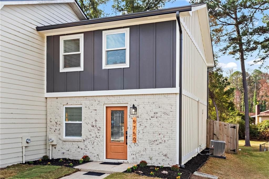 2 bedroom, 2 bathroom townhouse for rent at 5750 Old Gordon Road, Mableton, GA 30126 for $3,200 a month — photo 2