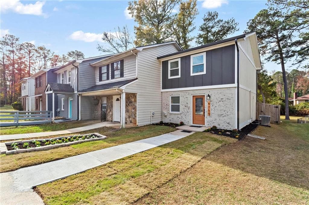 2 bedroom, 2 bathroom townhouse for rent at 5750 Old Gordon Road, Mableton, GA 30126 for $3,200 a month — photo 3