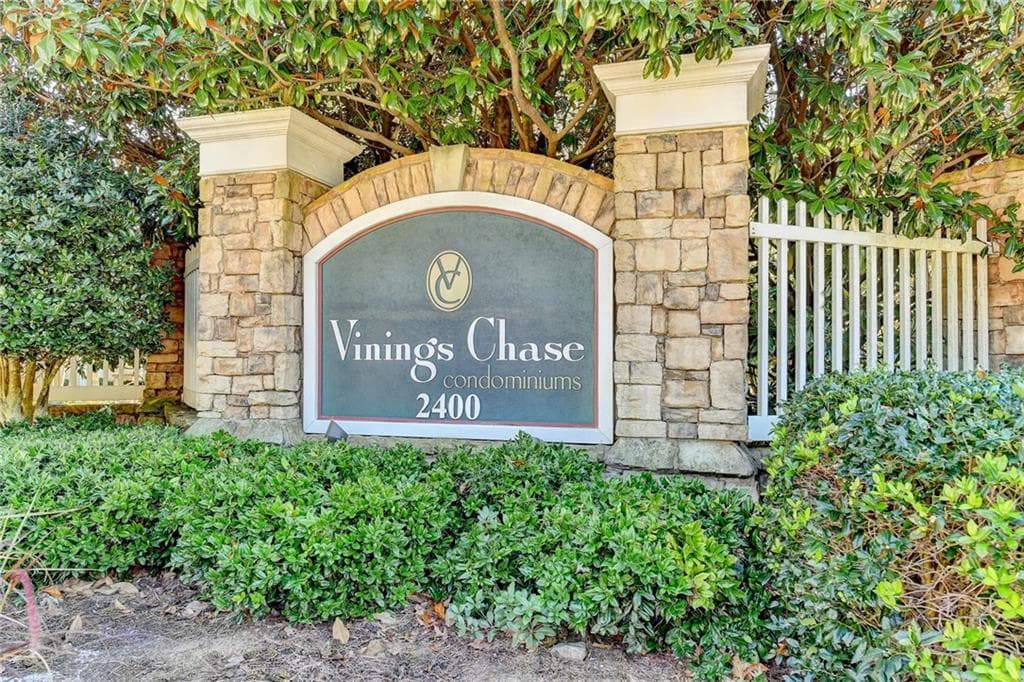 2 bedroom, 2 bathroom condominium sold at 2400 Cumberland Parkway 322, Atlanta, GA 30339