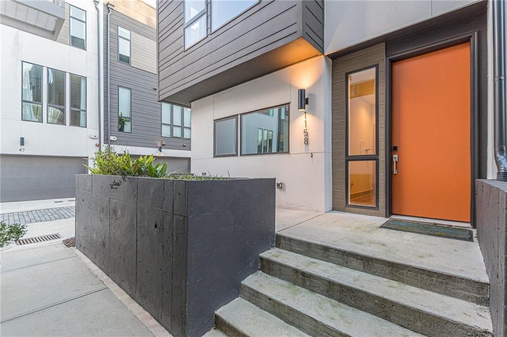 3 bedroom, 4 bathroom townhouse sold at 1158 Reynolds Square Lane, Atlanta, GA 30307