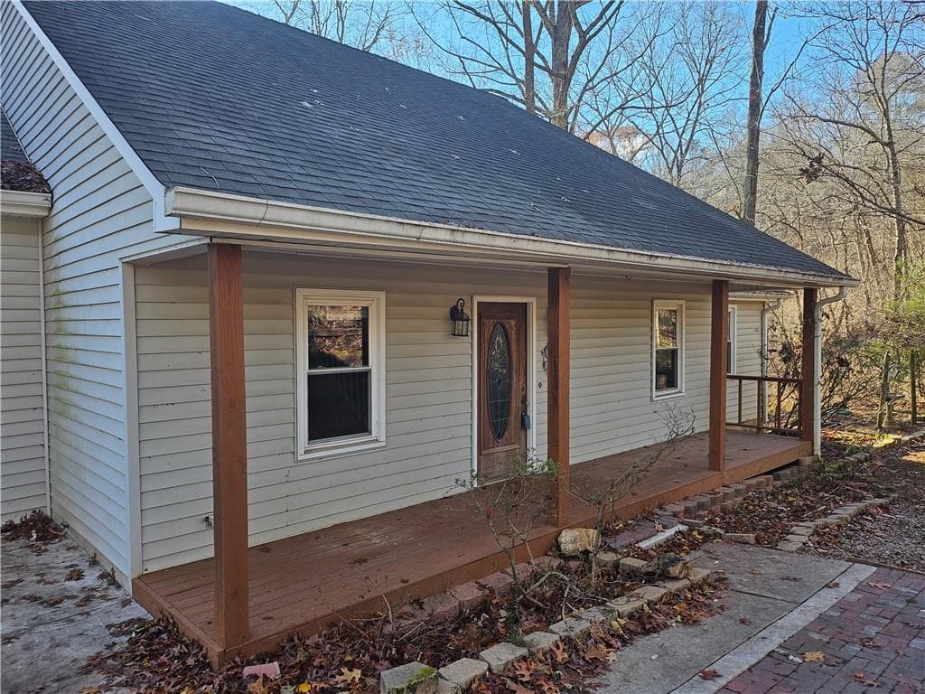 4 bedroom, 4 bathroom, 3,299 sq ft single family residence sold at 4732 Walnut Bend Drive, Gainesville, GA 30507