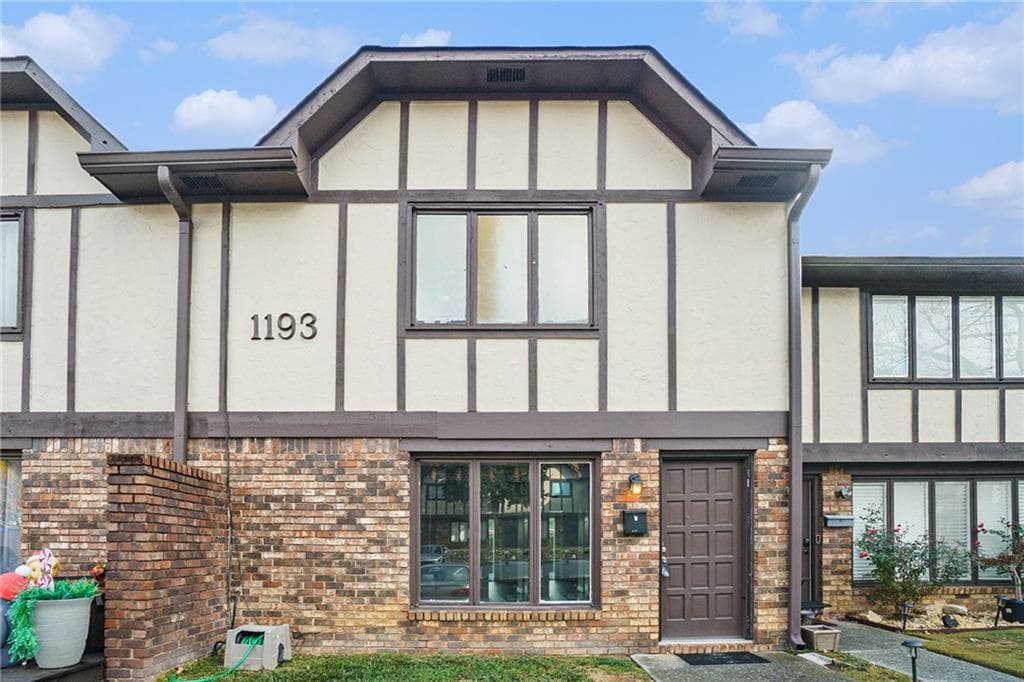2 bedroom, 2 bathroom condominium sold at 1193 Ashborough Drive E, Marietta, GA 30067