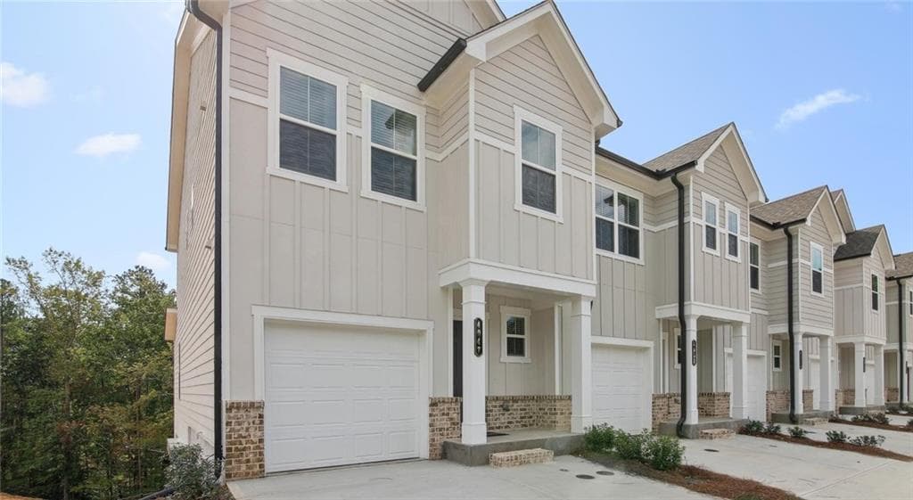 3 bedroom, 3 bathroom, 1,507 sq ft townhouse for rent at 10 Bridgestone Avenue C1, Conyers, GA 30013 for $2,176 a month