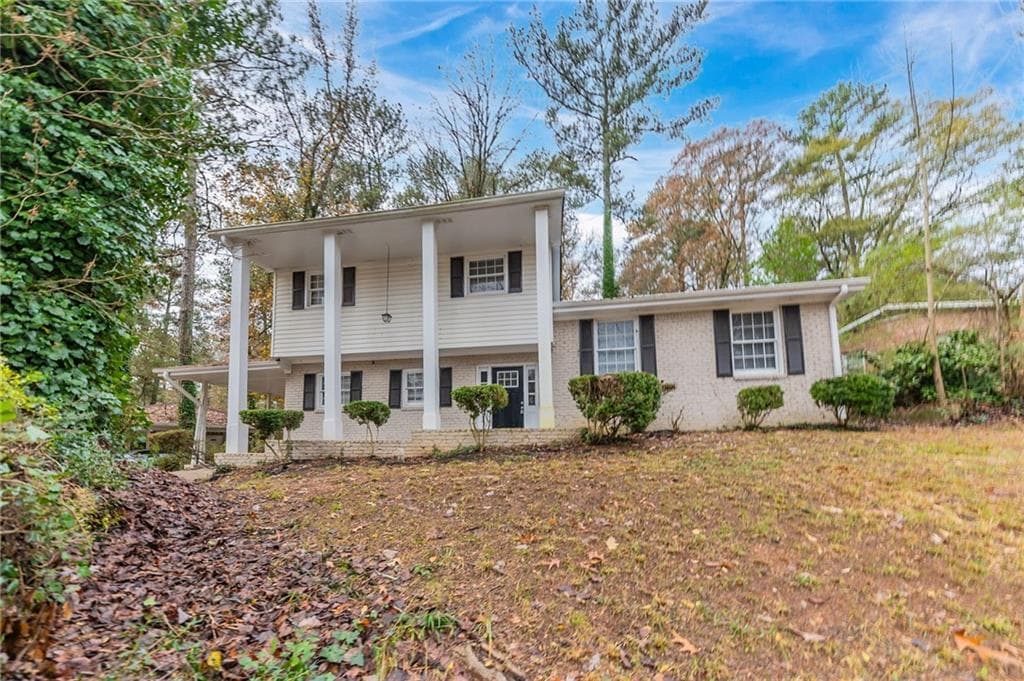 4 bedroom, 2 bathroom, 1,252 sq ft single family residence sold at 3390 Glenview Circle, Atlanta, GA 30331