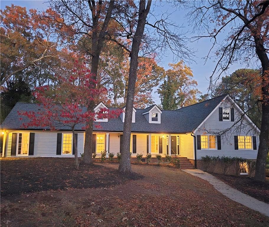5 bedroom, 4 bathroom single family residence sold at 5023 Vernon Oaks Drive, Atlanta, GA 30338