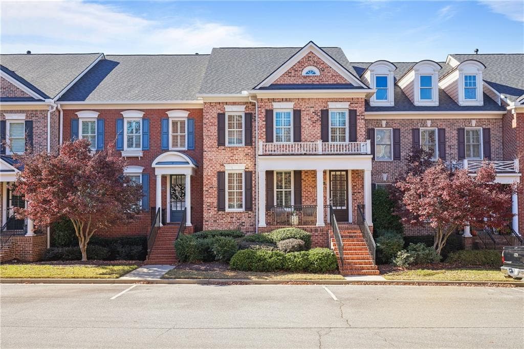 3 bedroom, 4 bathroom, 2,400 sq ft townhouse sold at 5104 Davenport Place, Roswell, GA 30075