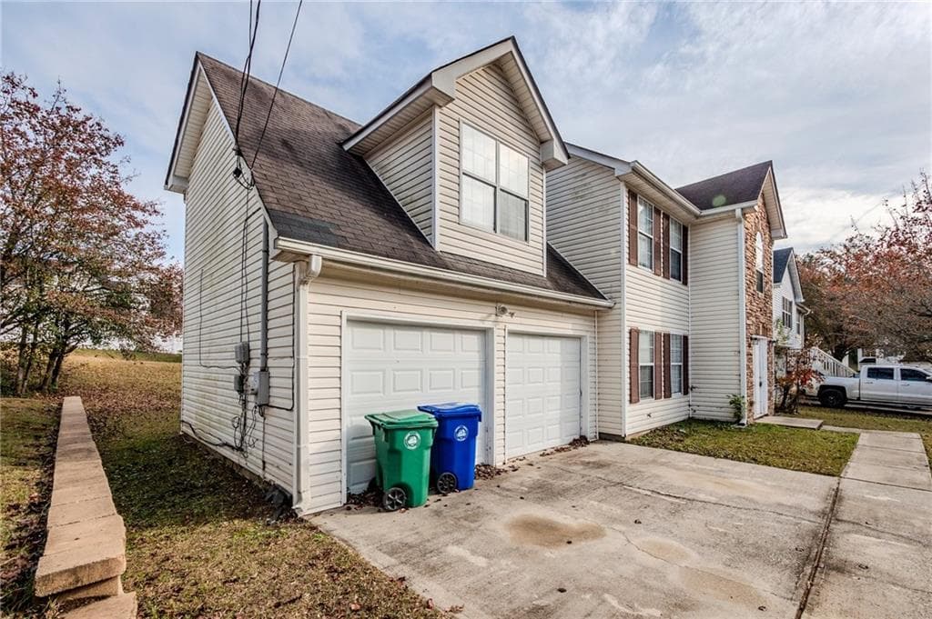 4 bedroom, 3 bathroom single family residence sold at 4320 Ward Bluff Court, Ellenwood, GA 30294