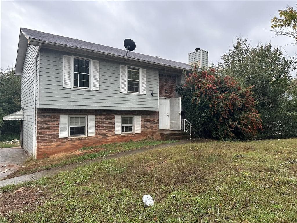 4 bedroom, 3 bathroom, 2,068 sq ft single family residence sold at 125 Belmont Farms Drive, Ellenwood, GA 30294