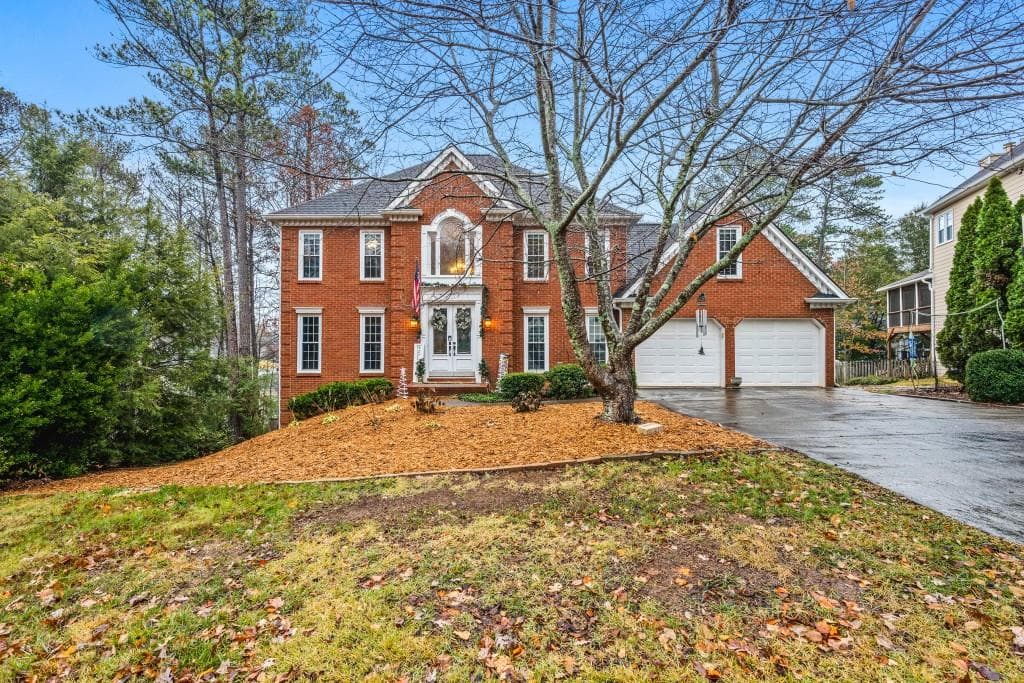 5 bedroom, 4 bathroom single family residence sold at 1358 Fallsbrook Way, Acworth, GA 30101