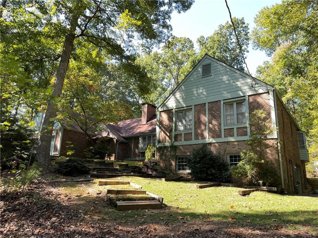 3 bedroom, 3 bathroom single family residence sold at 620 Whitehead Road, Sugar Hill, GA 30518