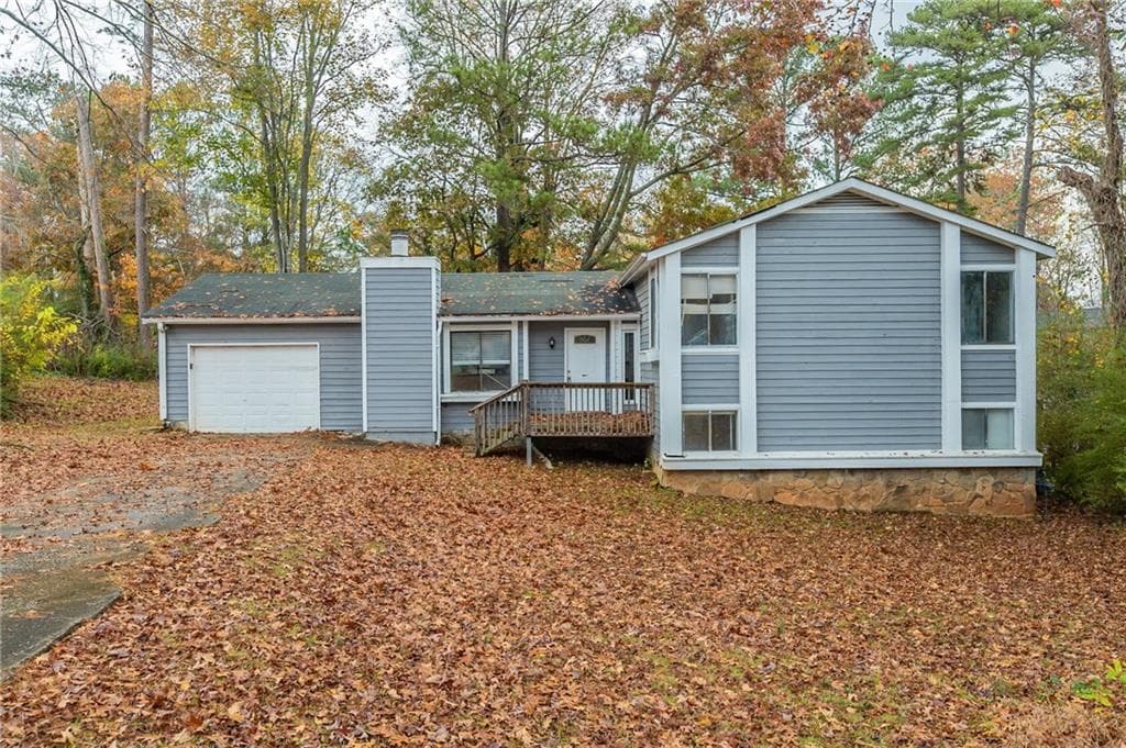 4 bedroom, 3 bathroom single family residence sold at 9887 Live Oak Court, Douglasville, GA 30135
