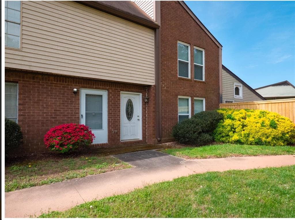 2 bedroom, 2 bathroom condominium sold at 3190 Quincetree Lane, Decatur, GA 30034