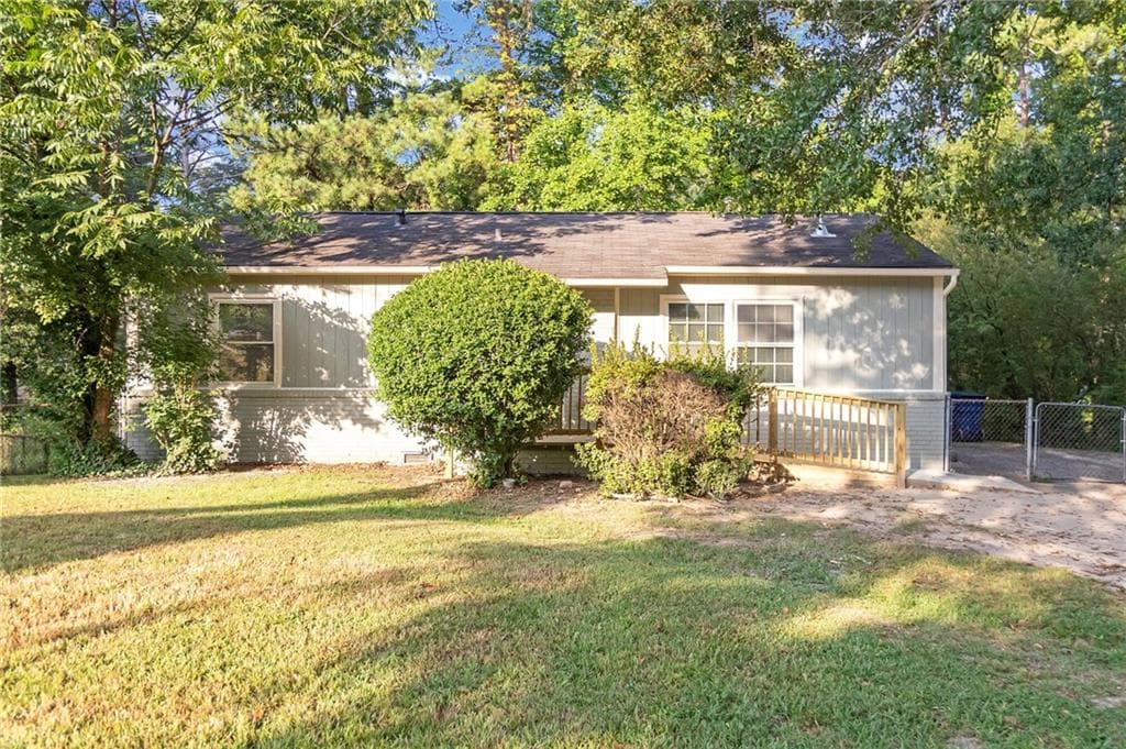 3 bedroom, 2 bathroom single family residence sold at 3803 Clovis Court, Atlanta, GA 30331