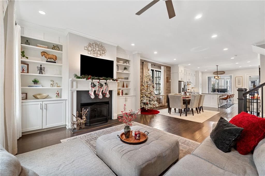 7008 Senaca Court, Roswell, GA 30076 — most recent listing photo