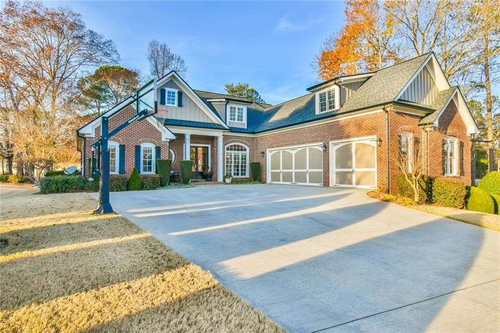 6 bedroom, 5 bathroom single family residence sold at 4586 Broadwell Circle, Flowery Branch, GA 30542