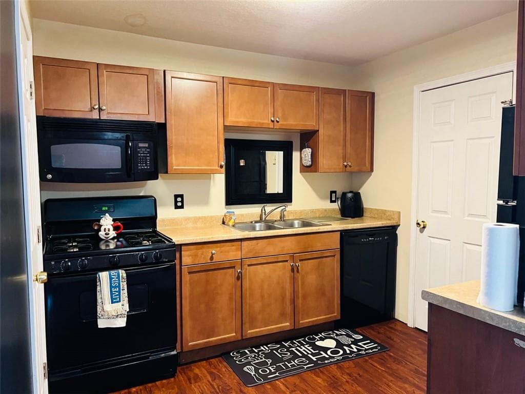 2 bedroom, 2 bathroom, 1,144 sq ft townhouse for sale at 2711 Greystone Court, Austell, GA 30106 — photo 4