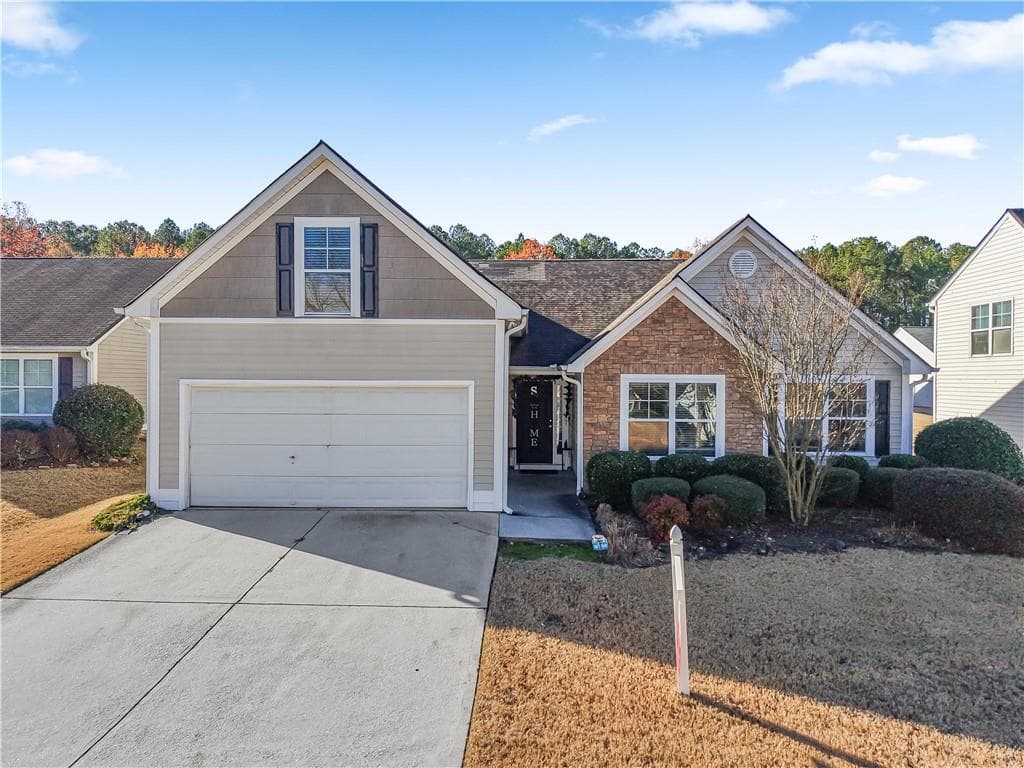4 bedroom, 2 bathroom single family residence sold at 3851 Village Main Street, Loganville, GA 30052