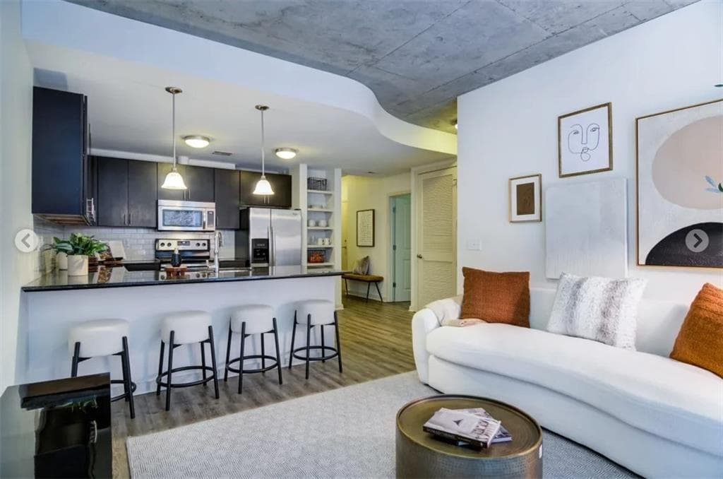 3 bedroom, 2 bathroom, 1,379 sq ft apartment for rent at 1080 W Peachtree Street 207, Atlanta, GA 30309 for $3,324 a month — photo 1 of 22