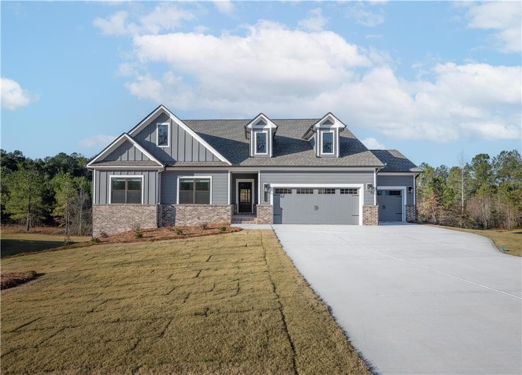 4 bedroom, 3 bathroom single family residence sold at 1147 Red Oak Boulevard, Loganville, GA 30052