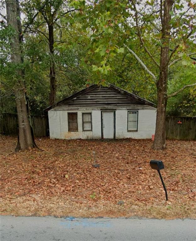 2 bedroom, 1 bathroom, 784 sq ft single family residence sold at 5304 GROOVERS LANDING Road, Acworth, GA 30101