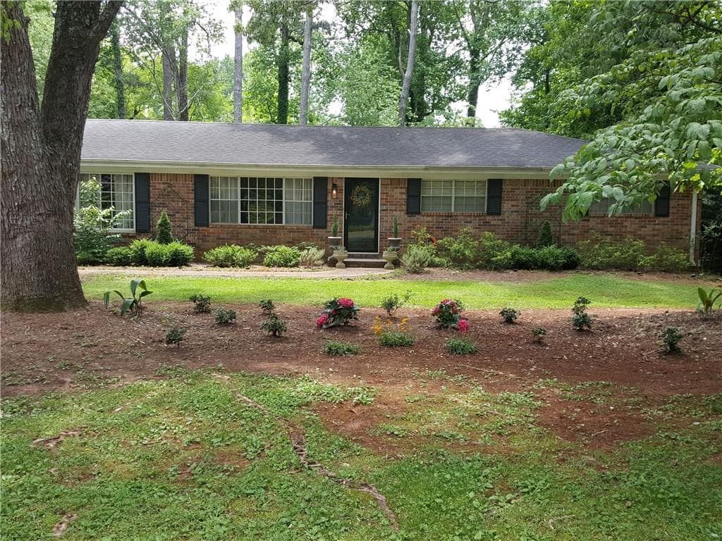 3 bedroom, 2 bathroom, 2,260 sq ft single family residence sold at 1800 Trophy Drive, Marietta, GA 30062