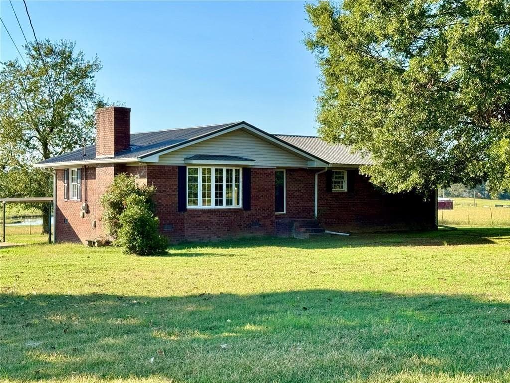 3 bedroom, 2 bathroom single family residence sold at 567 Pendley Road, Calhoun, GA 30701