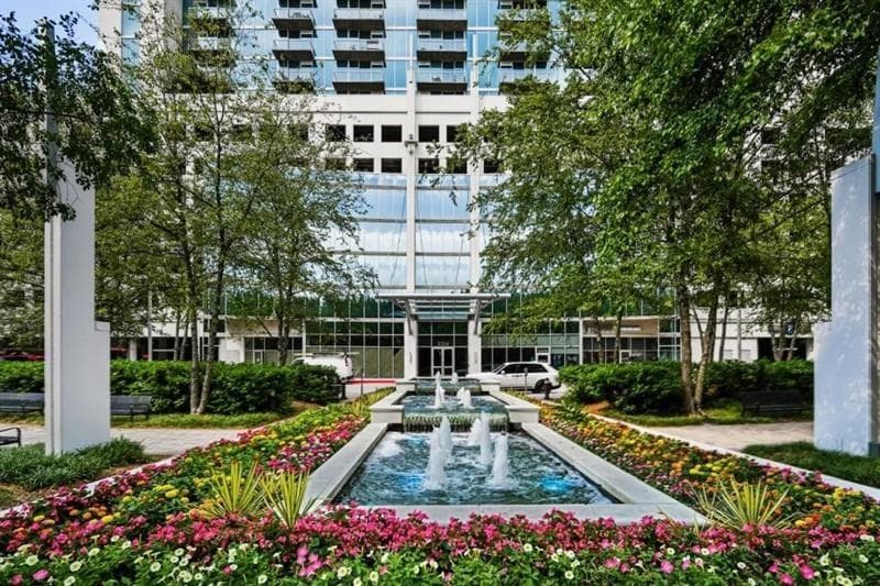 1 bedroom, 1 bathroom condominium sold at 3324 Peachtree Road 1503, Atlanta, GA 30326