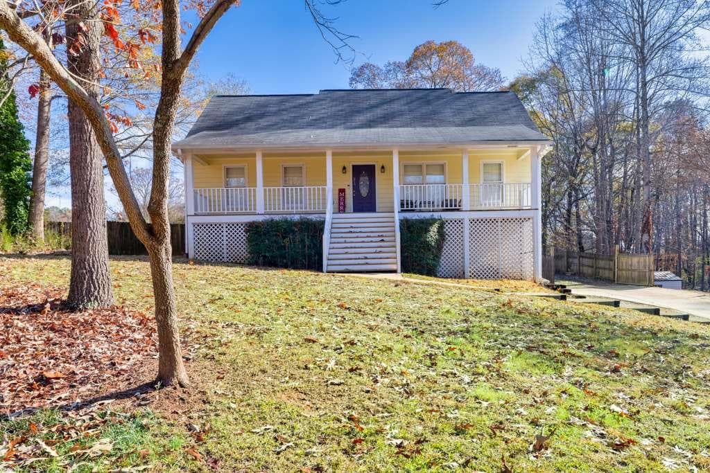 3 bedroom, 3 bathroom, 1,608 sq ft single family residence sold at 682 Jockey Lane, Auburn, GA 30011