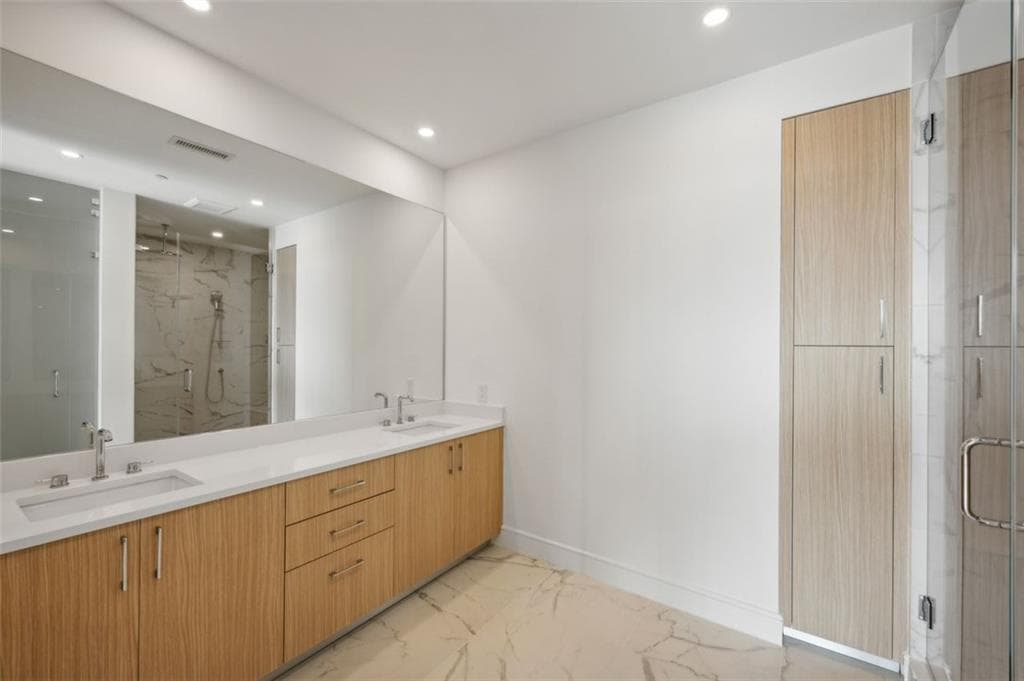 2 bedroom, 3 bathroom, 1,893 sq ft condominium for sale at 2425 Peachtree Road 510, Atlanta, GA 30305 — photo 8