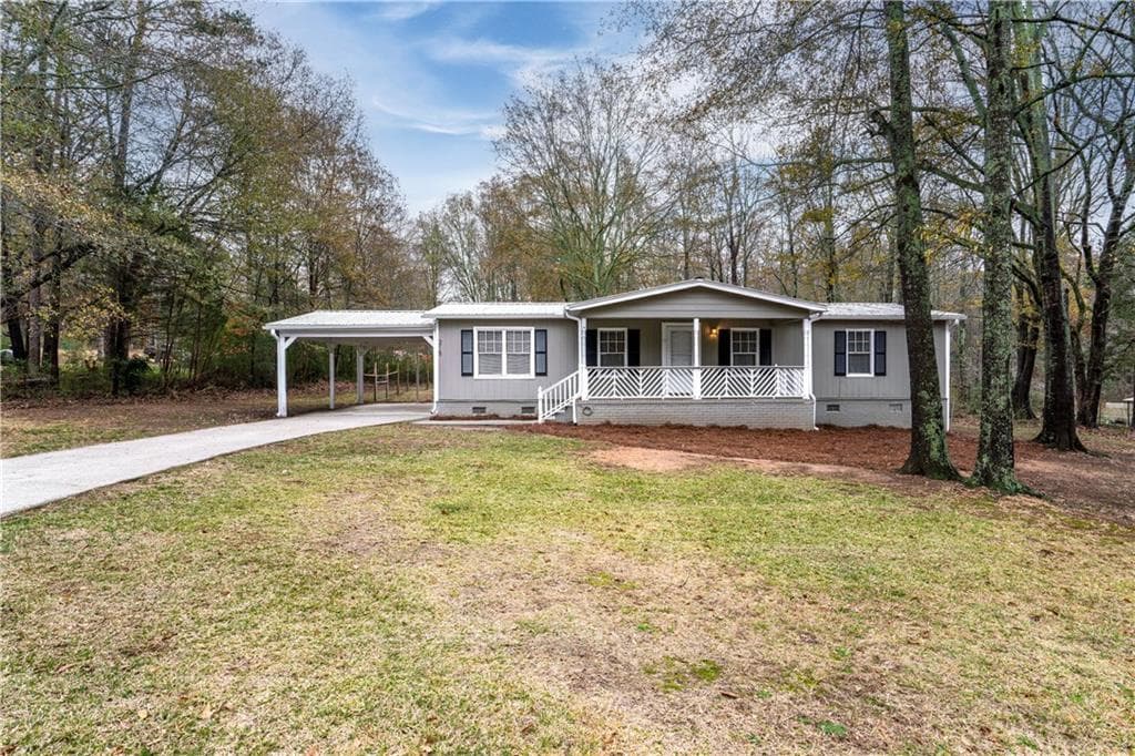 3 bedroom, 2 bathroom, 1,248 sq ft single family residence sold at 215 Hoke Street, Maysville, GA 30558