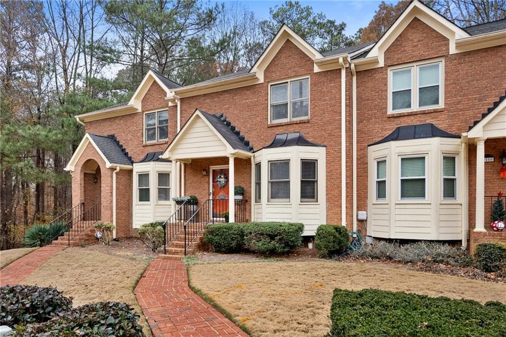 2540 Holcomb Springs Drive, Alpharetta, GA 30022 — most recent listing photo