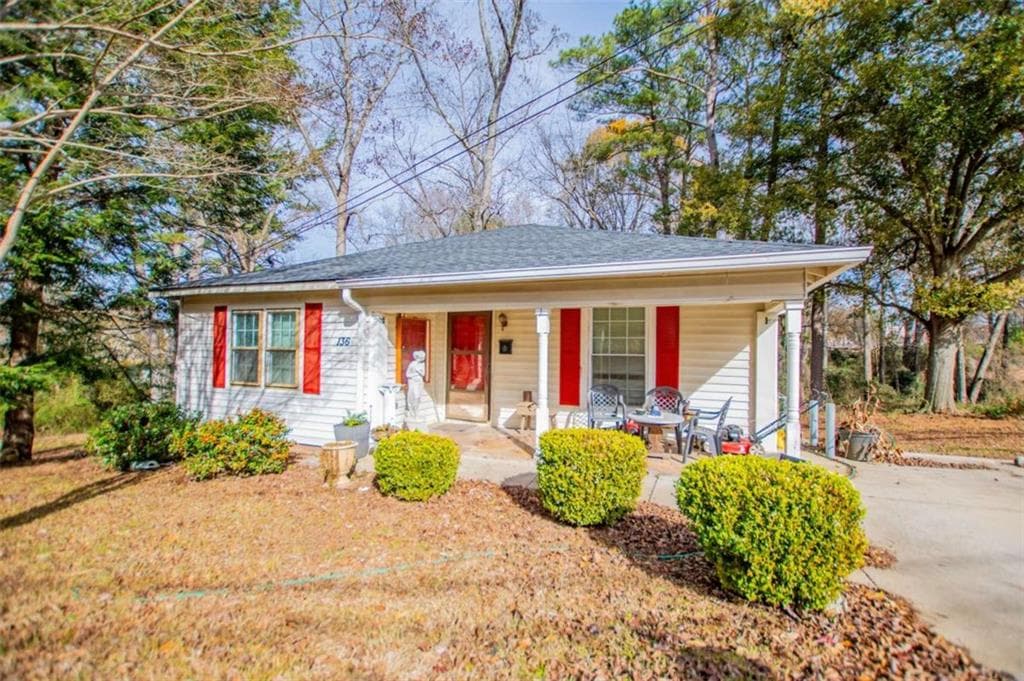 2 bedroom, 1 bathroom single family residence sold at 136 Watson, Carrollton, GA 30117