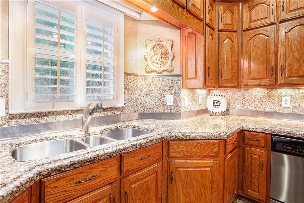 4 bedroom, 4 bathroom, 5,198 sq ft single family residence for sale at 122 Tara Drive, Dawsonville, GA 30534 — photo 10