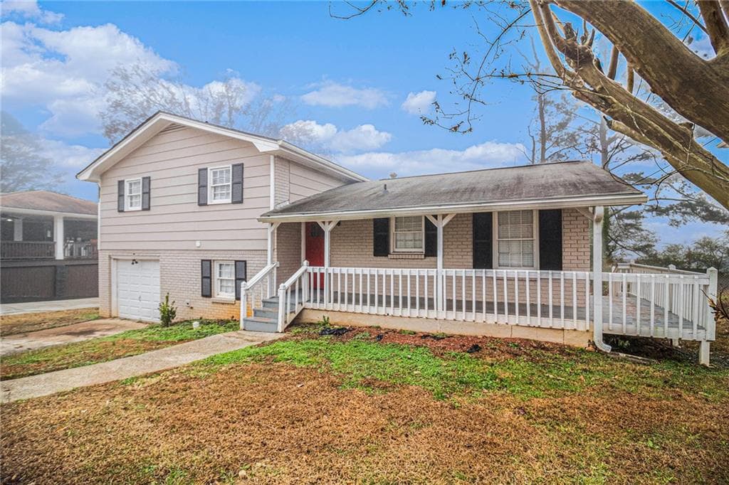 4 bedroom, 2 bathroom, 1,556 sq ft single family residence sold at 4041 EMERALD LAKE Drive, Decatur, GA 30035