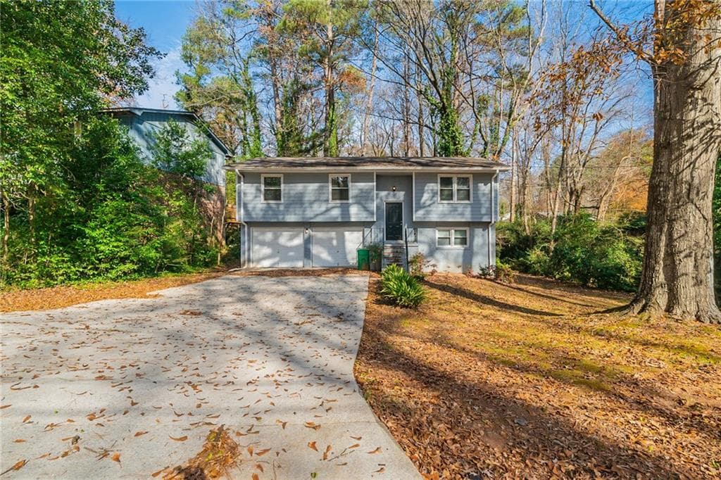 4 bedroom, 3 bathroom single family residence sold at 3930 Wedgefield Circle, Decatur, GA 30035