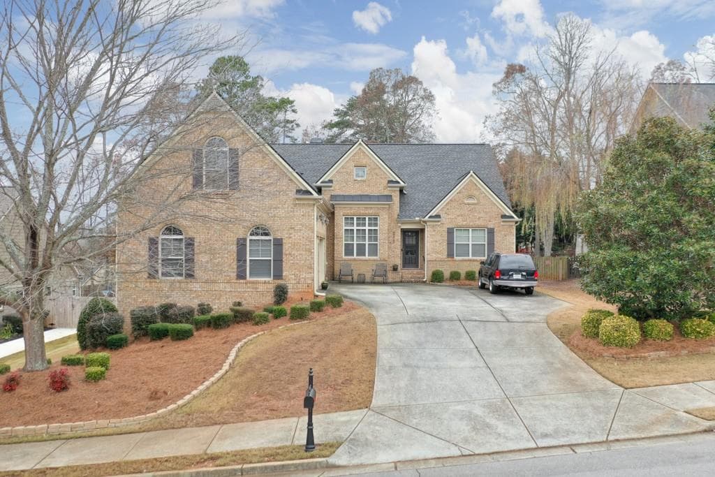 4 bedroom, 3 bathroom, 2,800 sq ft single family residence sold at 5315 Birchland Court, Buford, GA 30518