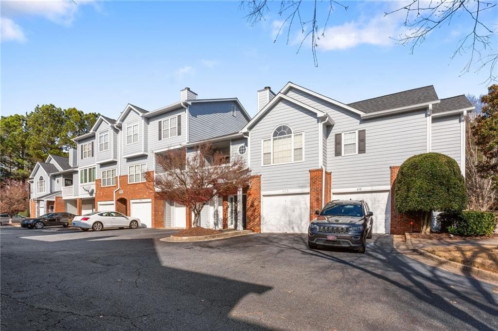 607 Vinings Forest Court, Smyrna, GA 30080 — most recent listing photo