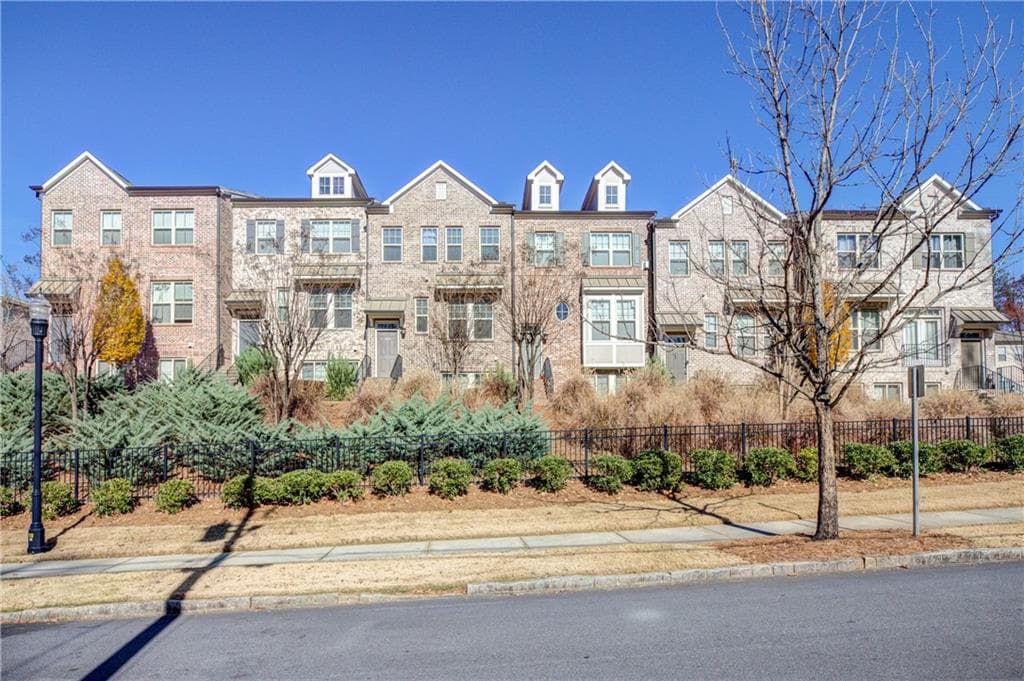 4 bedroom, 4 bathroom townhouse sold at 1813 Hislop Lane, Atlanta, GA 30345