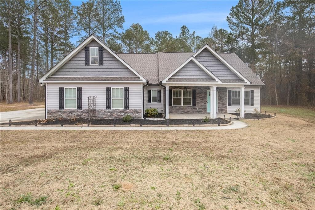 4 bedroom, 3 bathroom single family residence sold at 125 Evergreen, Barnesville, GA 30204